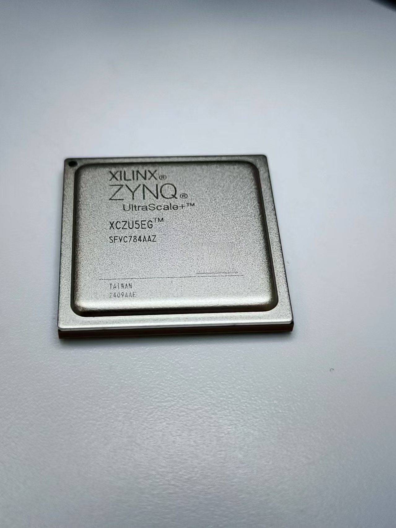 XCZU5EG-1SFVC784I  AMD Xilinx
